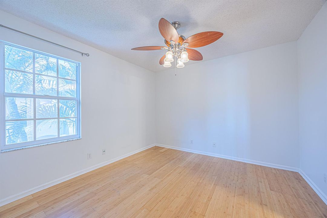 153A0027-HDR