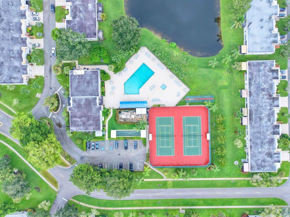 Clubhouse Above
