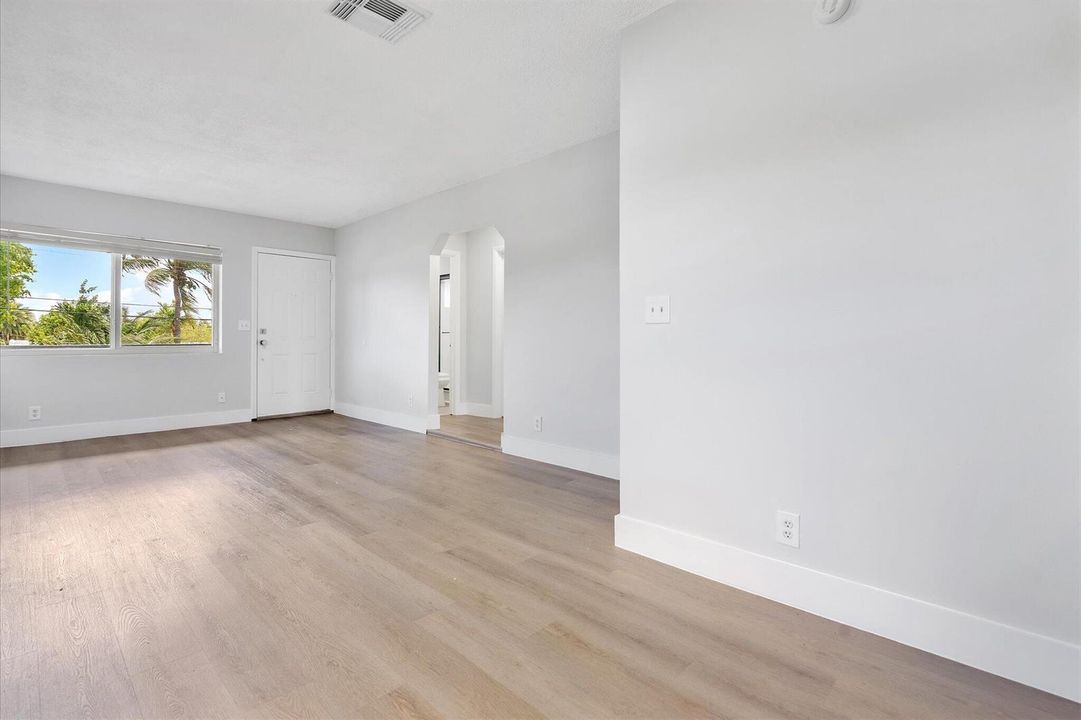 14-720 NE 7th St_014