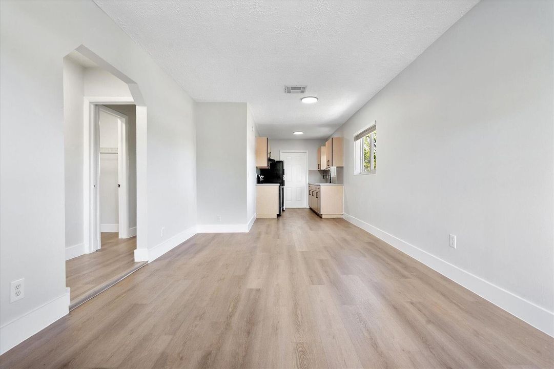 11-720 NE 7th St_011