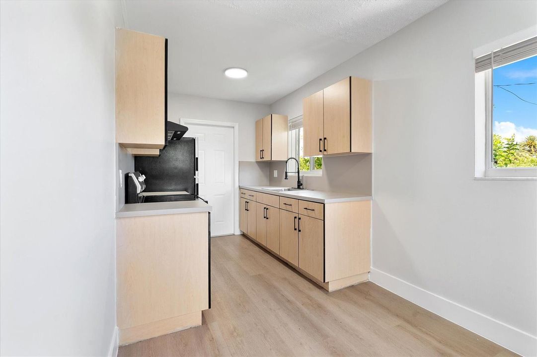 19-720 NE 7th St_019