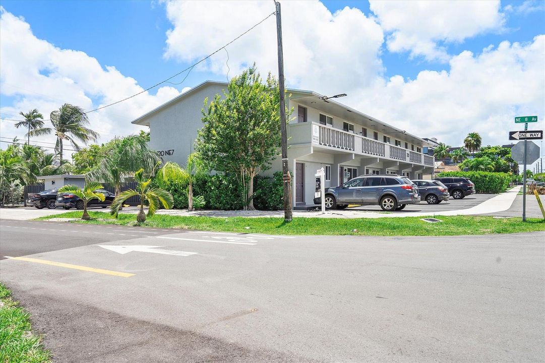 04-720 NE 7th St_004