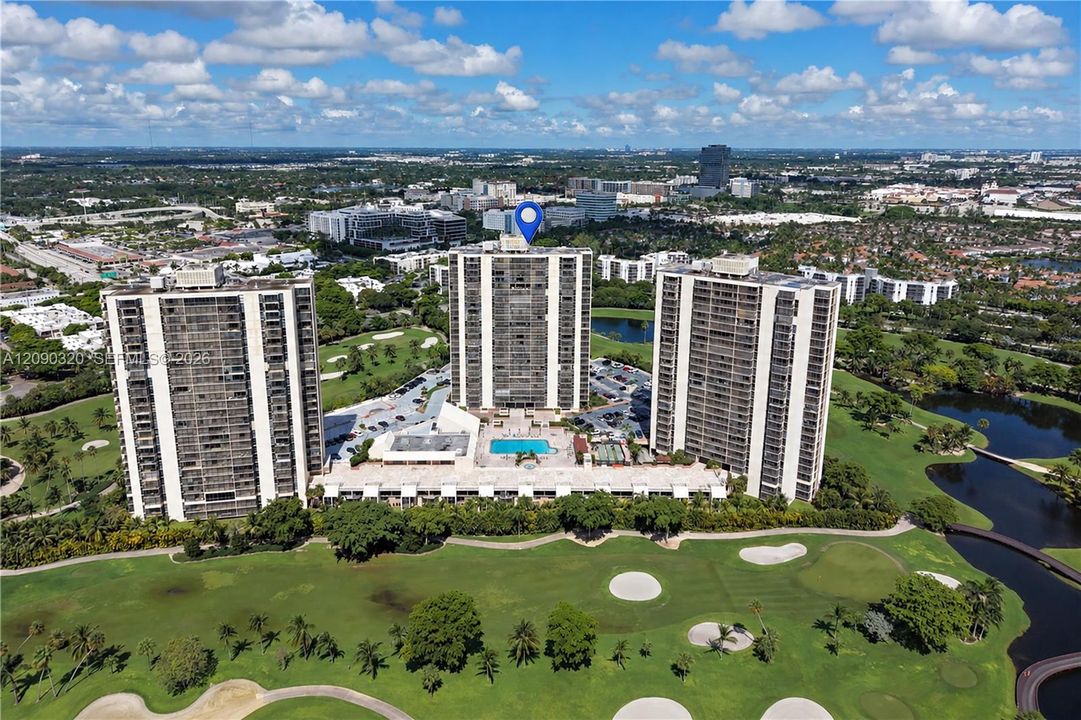 На продажу: $384,900 (2 спален, 2 ванн, 1238 Квадратных фут)