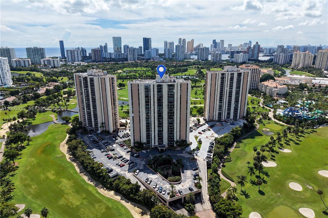 На продажу: $384,900 (2 спален, 2 ванн, 1238 Квадратных фут)