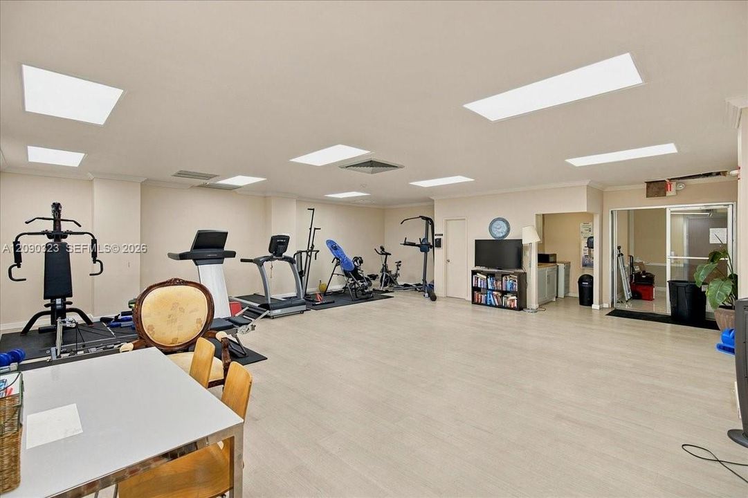 For Rent: $3,450 (2 beds, 2 baths, 1280 Square Feet)