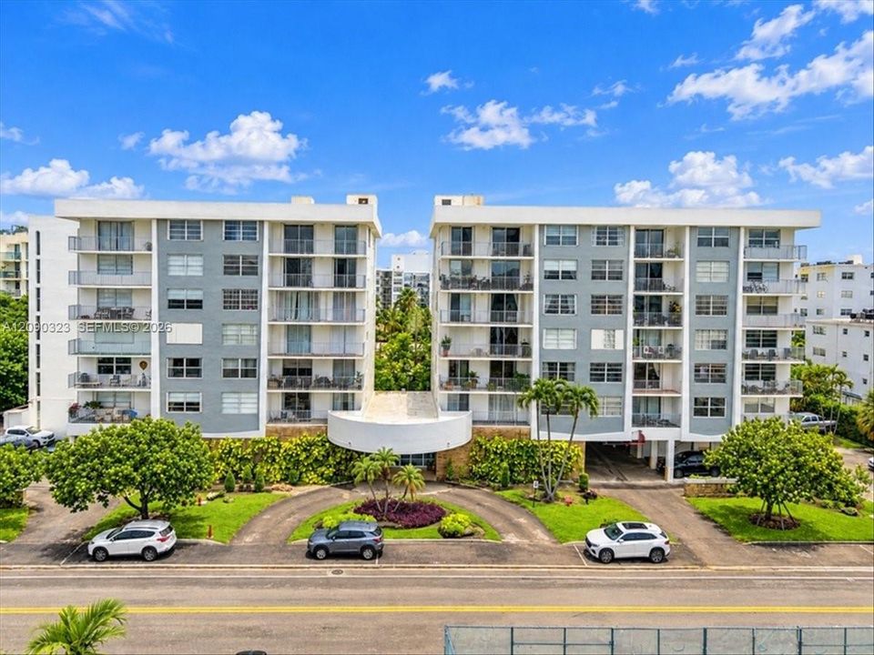 For Rent: $3,450 (2 beds, 2 baths, 1280 Square Feet)