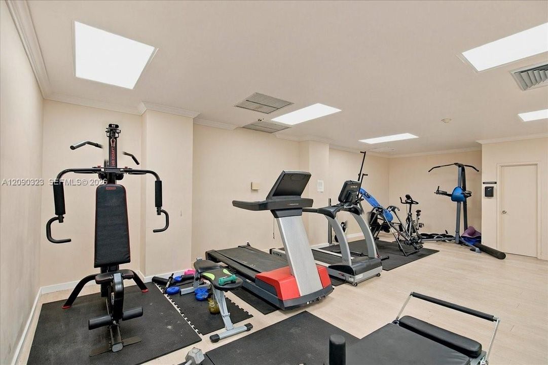 For Rent: $3,450 (2 beds, 2 baths, 1280 Square Feet)