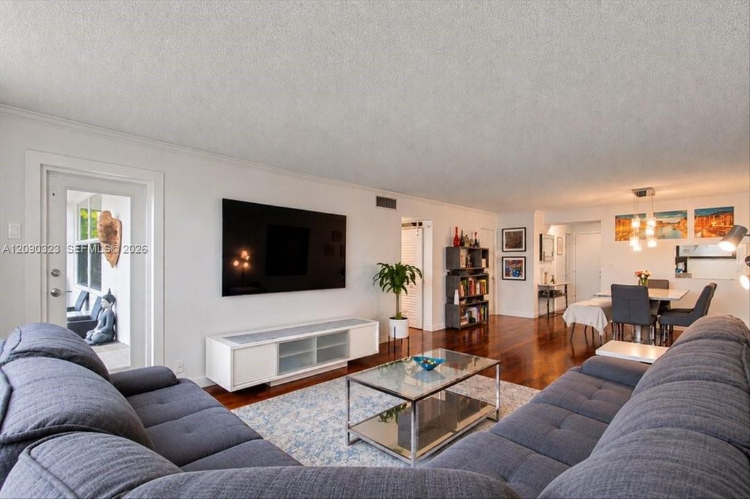 For Rent: $3,450 (2 beds, 2 baths, 1280 Square Feet)