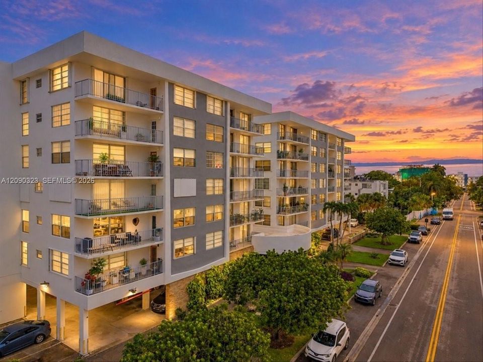 For Rent: $3,450 (2 beds, 2 baths, 1280 Square Feet)