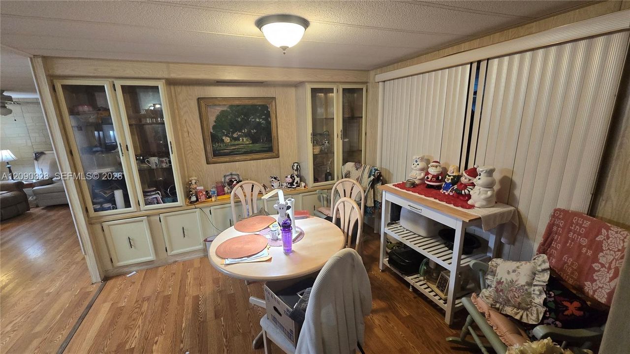 En Venta: $200,000 (2 camas, 2 baños, 1320 Pies cuadrados)