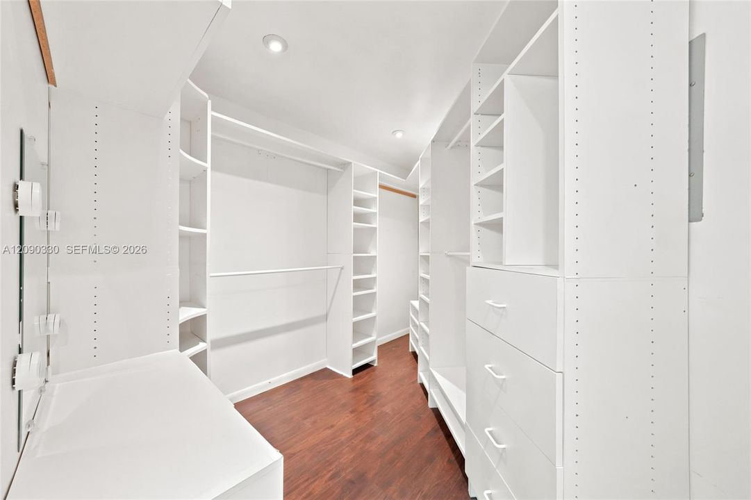 For Sale: $1,390,000 (5 beds, 5 baths, 3099 Square Feet)