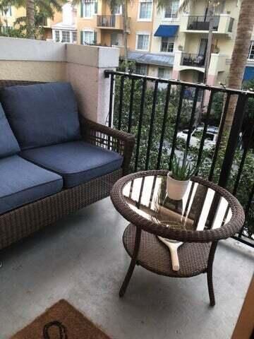 BALCONY 2