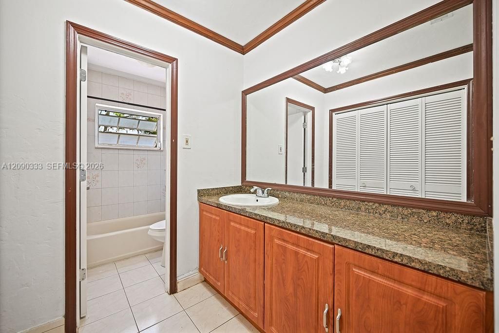 For Rent: $4,500 (3 beds, 2 baths, 2082 Square Feet)