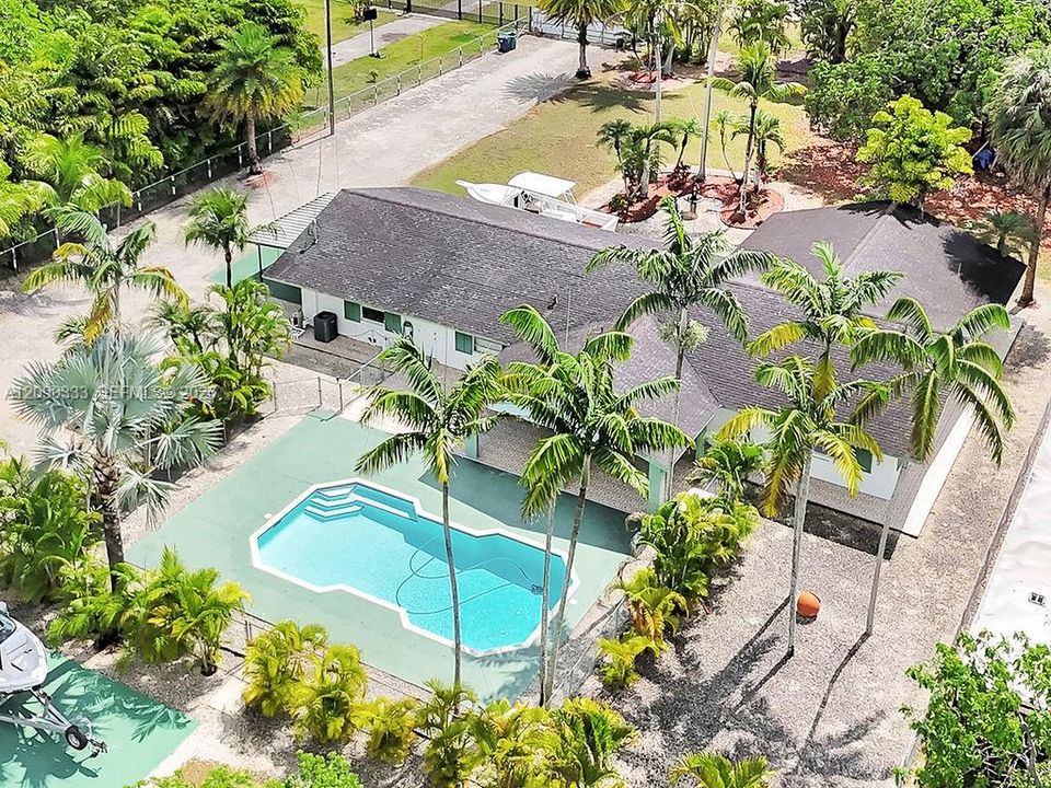 For Rent: $4,500 (3 beds, 2 baths, 2082 Square Feet)