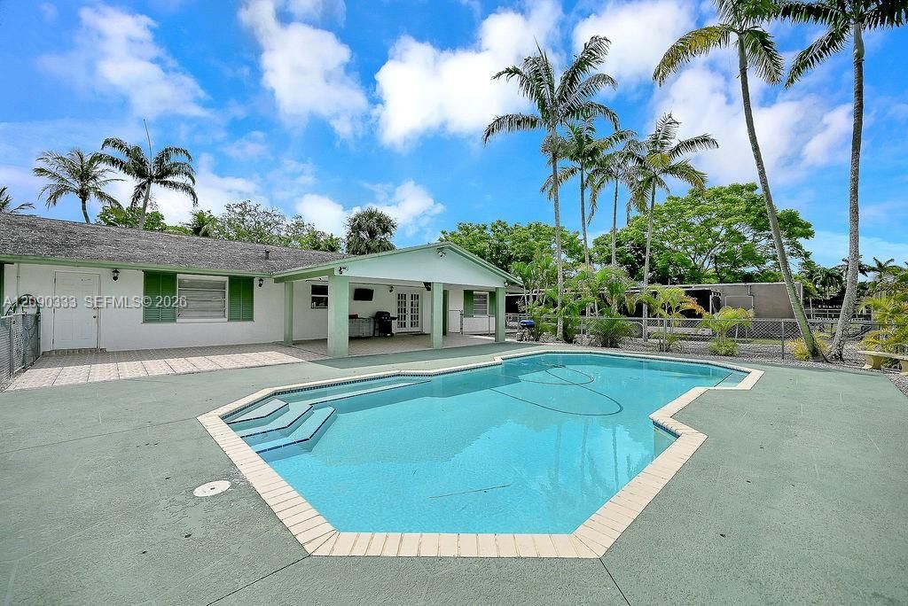 For Rent: $4,500 (3 beds, 2 baths, 2082 Square Feet)