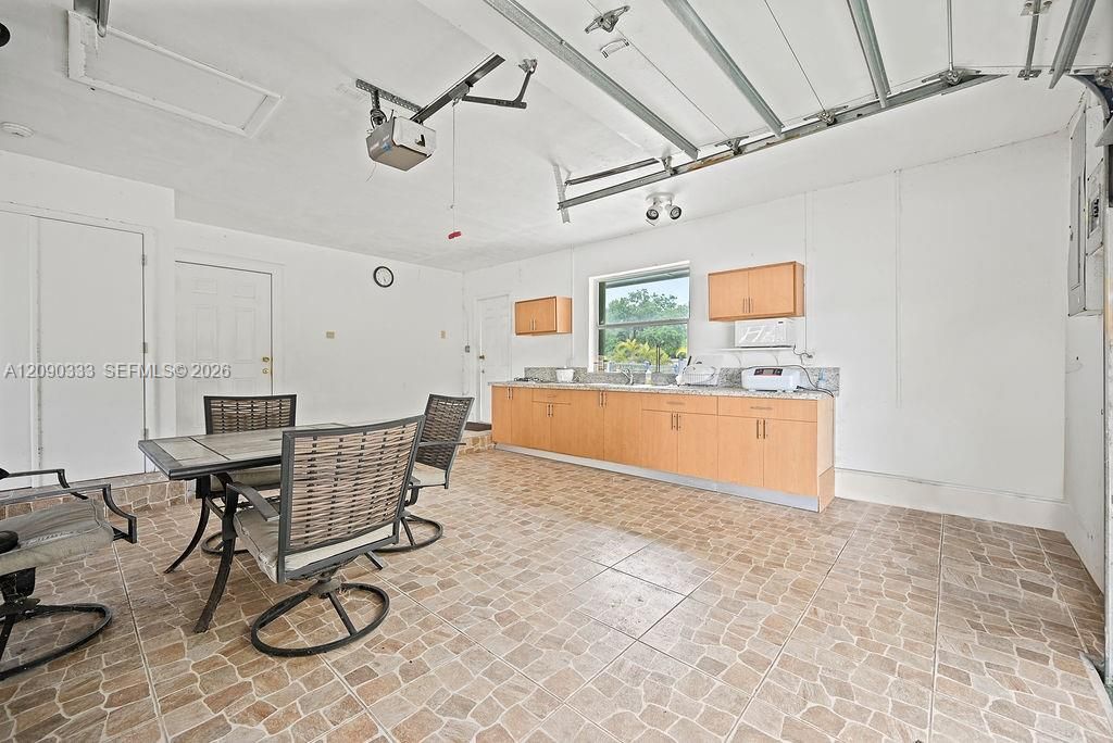 For Rent: $4,500 (3 beds, 2 baths, 2082 Square Feet)