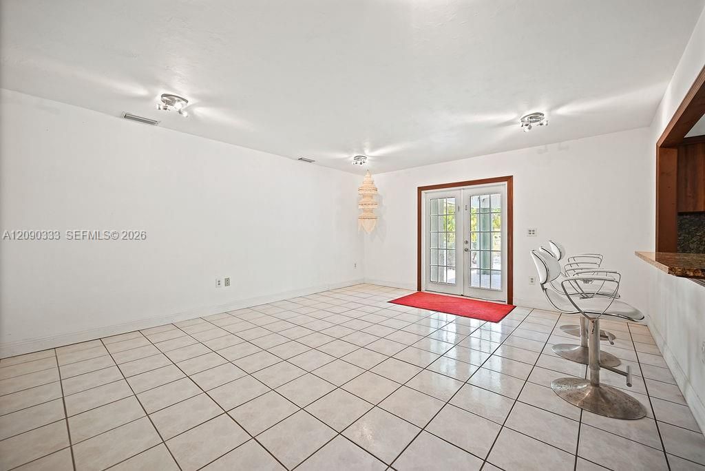 For Rent: $4,500 (3 beds, 2 baths, 2082 Square Feet)