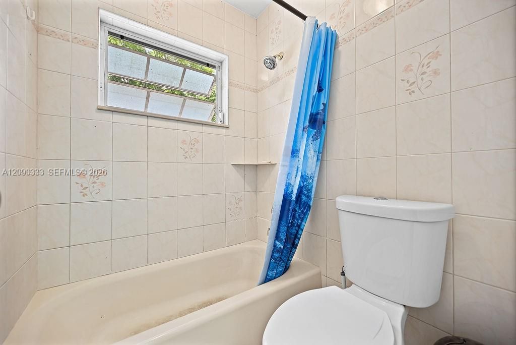 For Rent: $4,500 (3 beds, 2 baths, 2082 Square Feet)