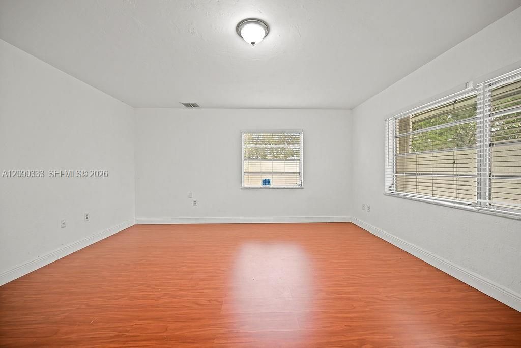 For Rent: $4,500 (3 beds, 2 baths, 2082 Square Feet)