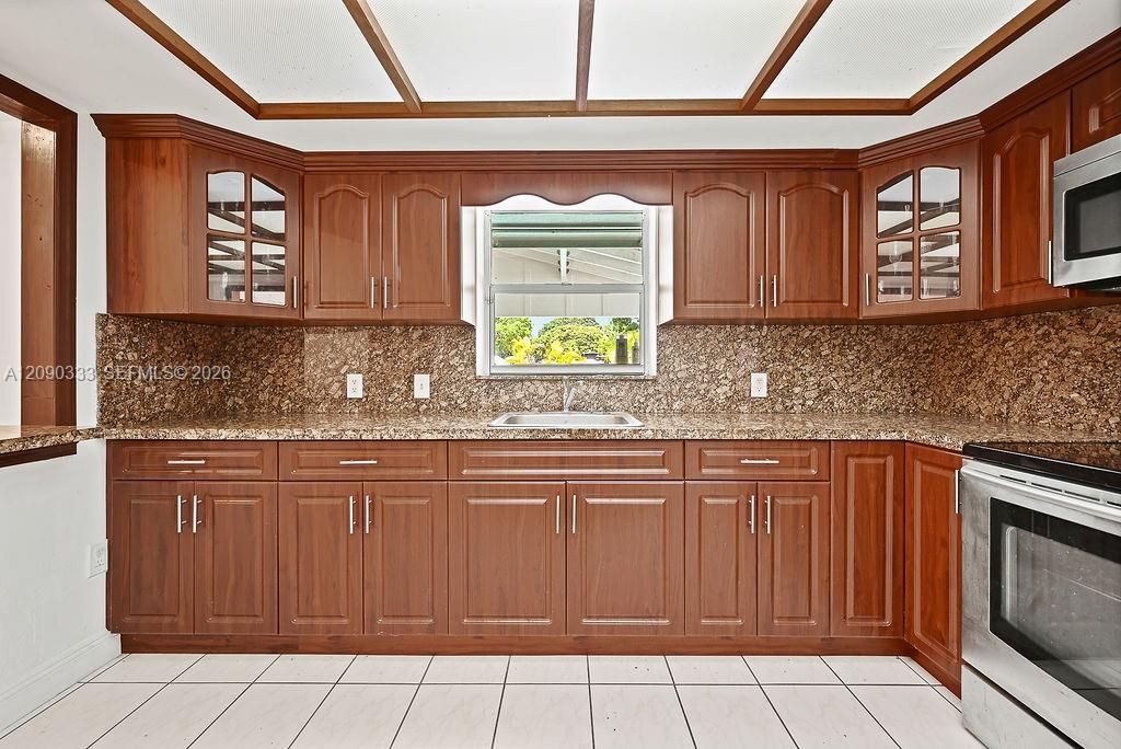 For Rent: $4,500 (3 beds, 2 baths, 2082 Square Feet)