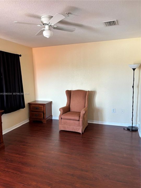 For Rent: $2,500 (3 beds, 2 baths, 1123 Square Feet)