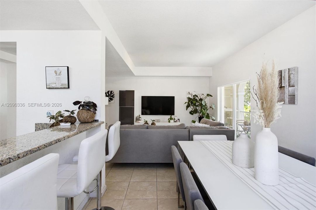 For Sale: $425,000 (3 beds, 2 baths, 1256 Square Feet)