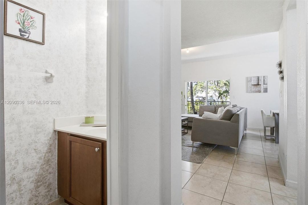 For Sale: $425,000 (3 beds, 2 baths, 1256 Square Feet)