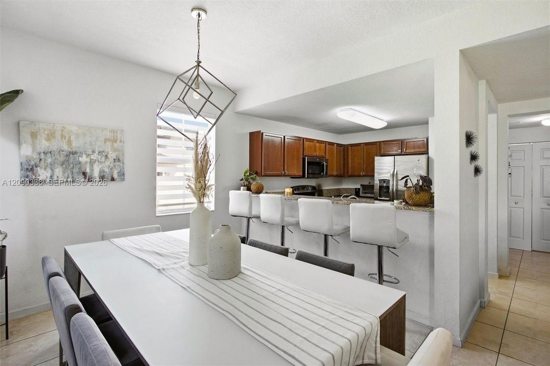 For Sale: $425,000 (3 beds, 2 baths, 1256 Square Feet)
