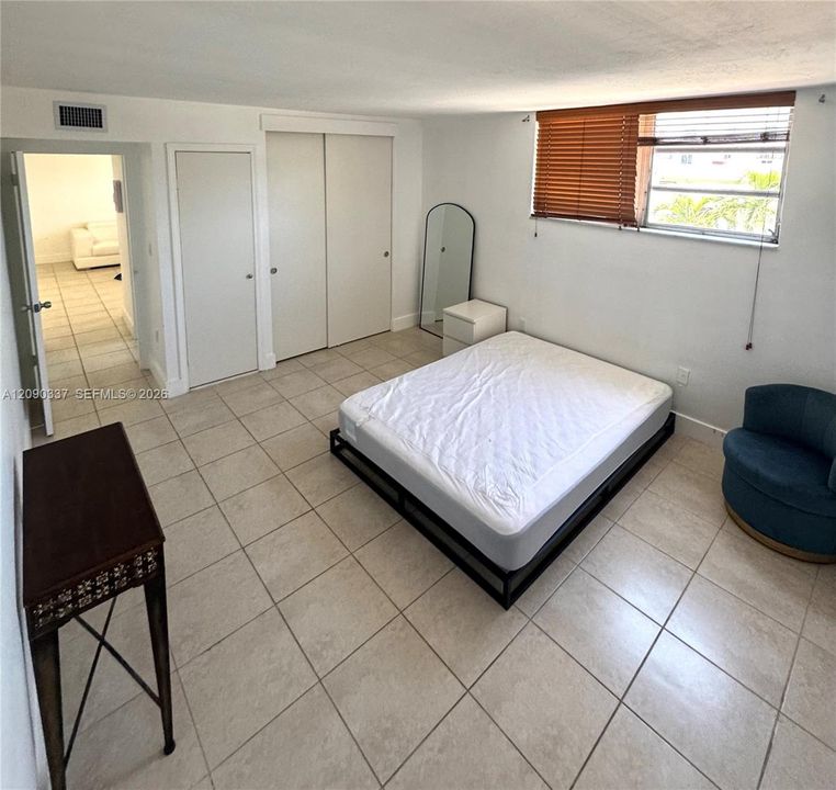 For Rent: $2,200 (1 beds, 1 baths, 563 Square Feet)