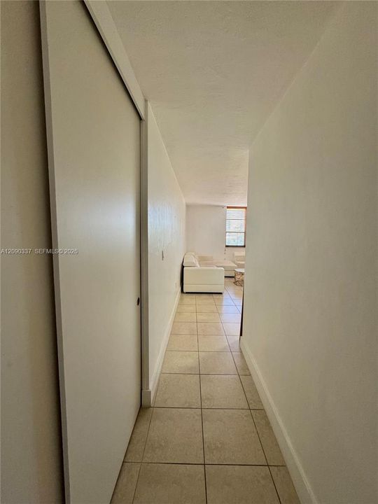For Rent: $2,200 (1 beds, 1 baths, 563 Square Feet)
