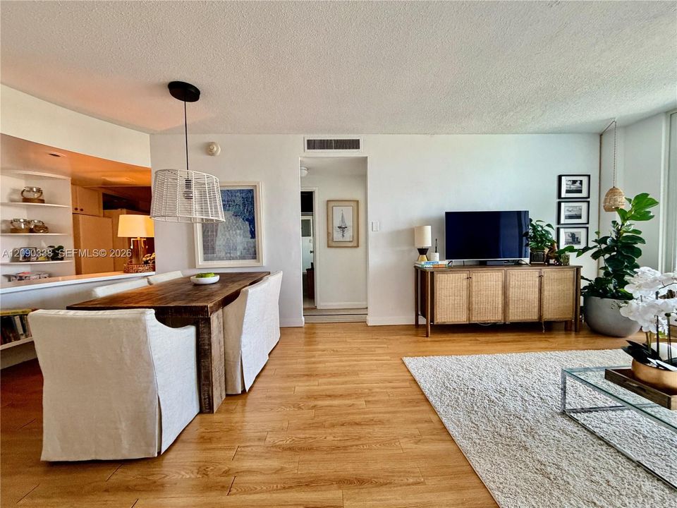 En Venta: $450,000 (1 camas, 1 baños, 724 Pies cuadrados)