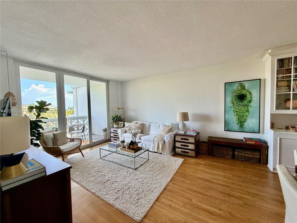 En Venta: $450,000 (1 camas, 1 baños, 724 Pies cuadrados)