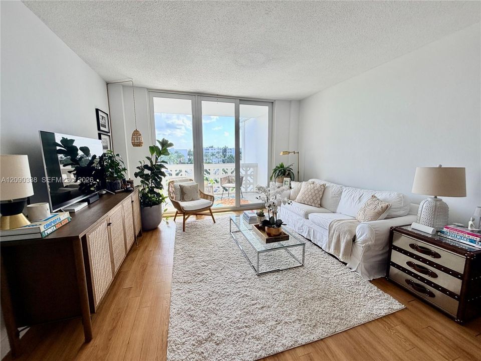 En Venta: $450,000 (1 camas, 1 baños, 724 Pies cuadrados)
