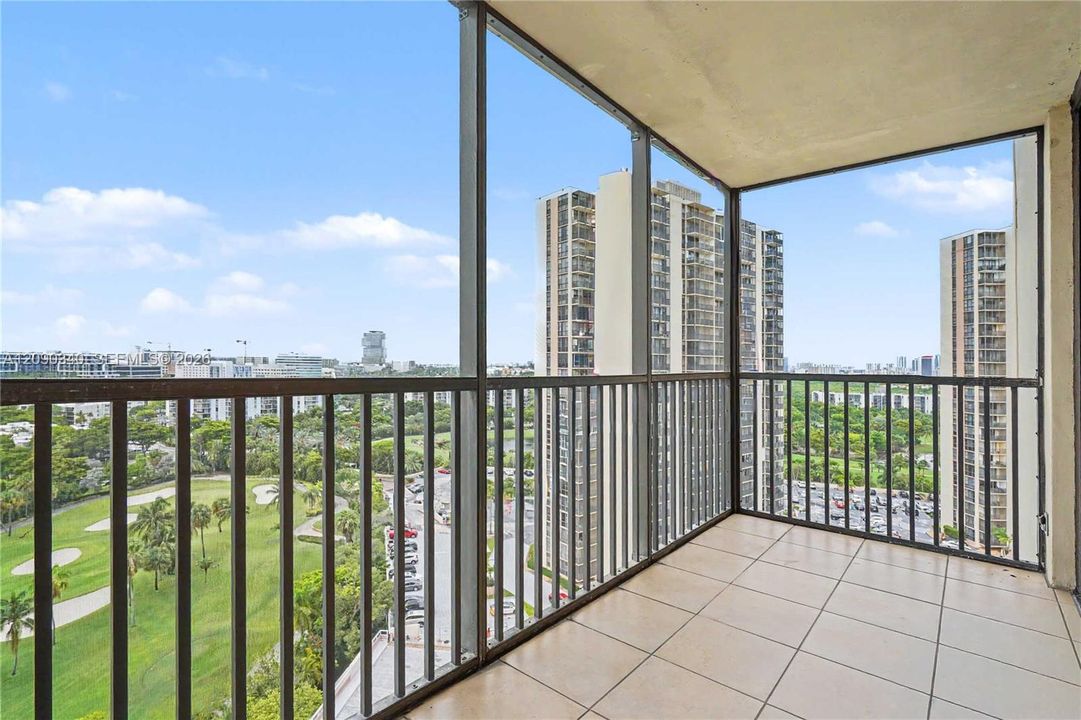 В аренду: $2,600 (2 спален, 2 ванн, 1138 Квадратных фут)
