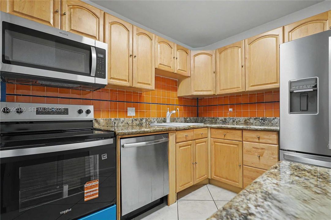 В аренду: $2,600 (2 спален, 2 ванн, 1138 Квадратных фут)