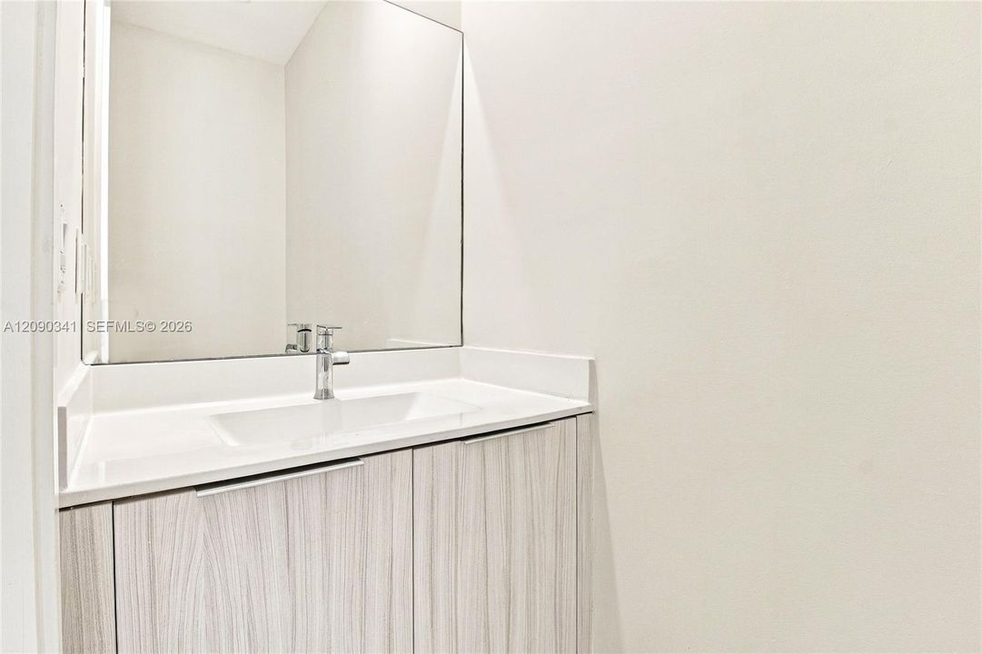 Activo con contrato: $3,550 (3 camas, 2 baños, 1586 Pies cuadrados)