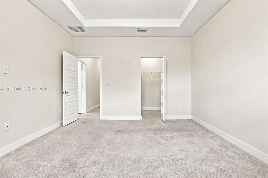 Activo con contrato: $3,550 (3 camas, 2 baños, 1586 Pies cuadrados)
