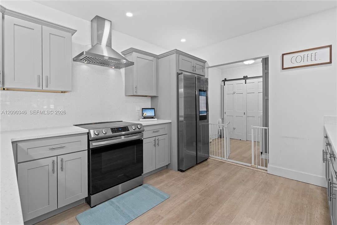 For Rent: $6,500 (4 beds, 2 baths, 1945 Square Feet)