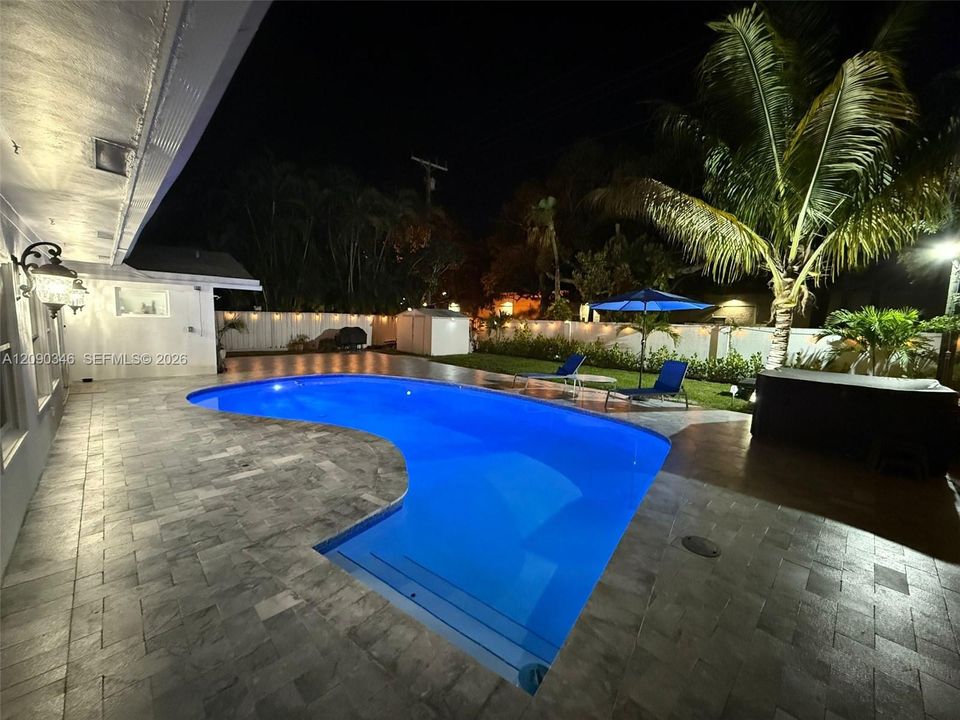 For Rent: $6,500 (4 beds, 2 baths, 1945 Square Feet)