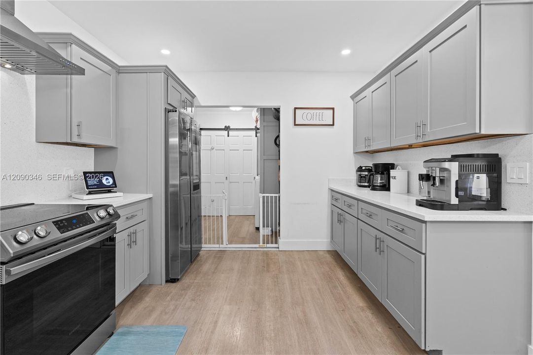 For Rent: $6,500 (4 beds, 2 baths, 1945 Square Feet)