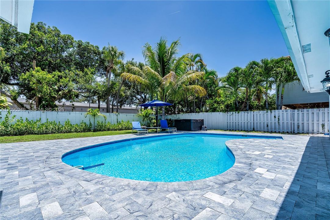For Rent: $6,500 (4 beds, 2 baths, 1945 Square Feet)