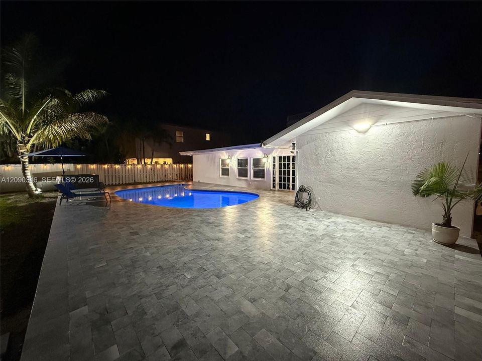 For Rent: $6,500 (4 beds, 2 baths, 1945 Square Feet)