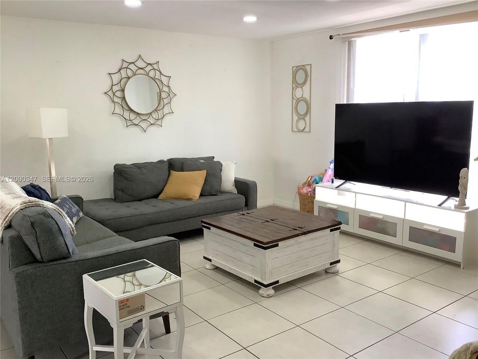 For Sale: $459,995 (3 beds, 2 baths, 1396 Square Feet)
