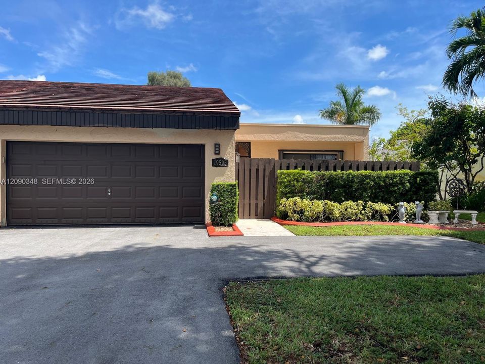 For Sale: $585,000 (2 beds, 2 baths, 1665 Square Feet)