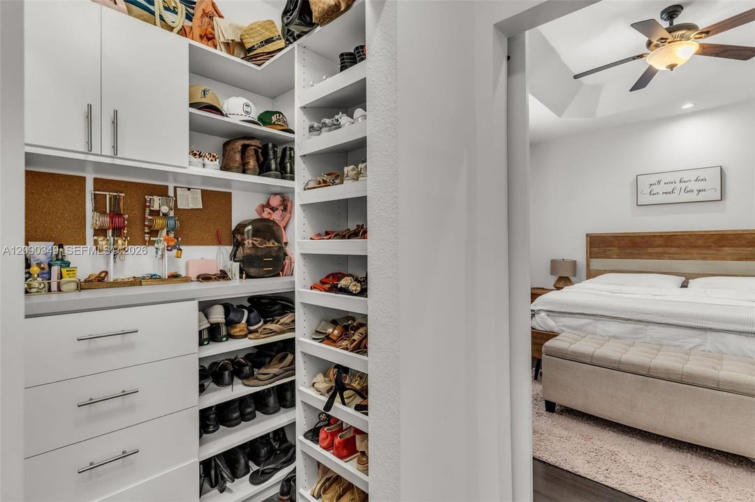На продажу: $410,000 (3 спален, 2 ванн, 1456 Квадратных фут)