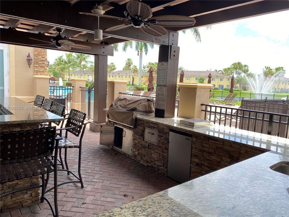 出租: $2,775 (3 贝兹, 2 浴室, 1258 平方英尺)