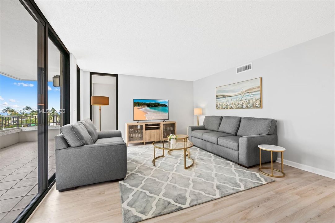 For Sale: $549,000 (2 beds, 2 baths, 1426 Square Feet)