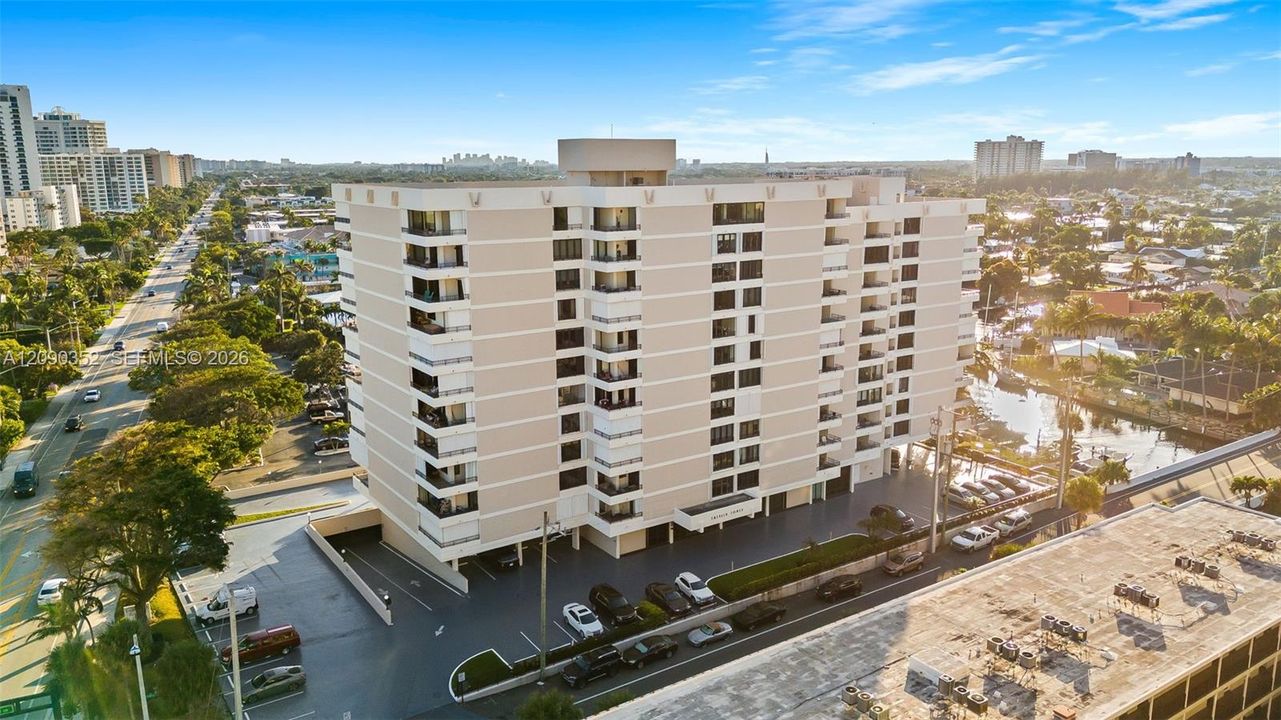 For Sale: $549,000 (2 beds, 2 baths, 1426 Square Feet)