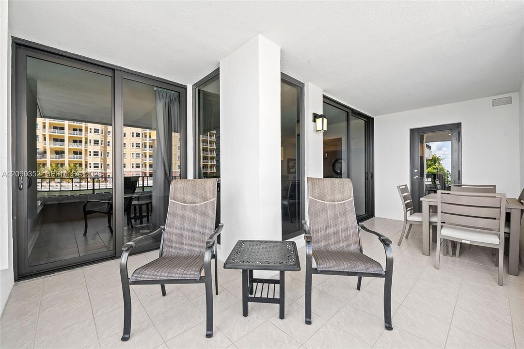 For Sale: $549,000 (2 beds, 2 baths, 1426 Square Feet)