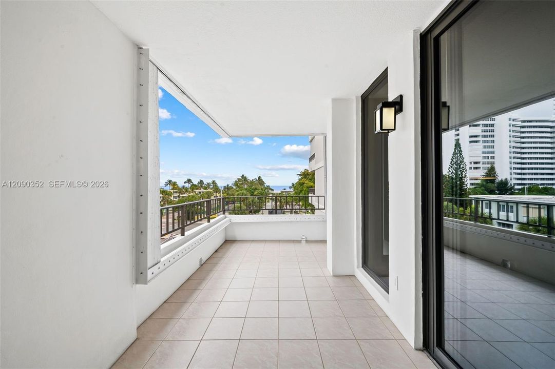 For Sale: $549,000 (2 beds, 2 baths, 1426 Square Feet)